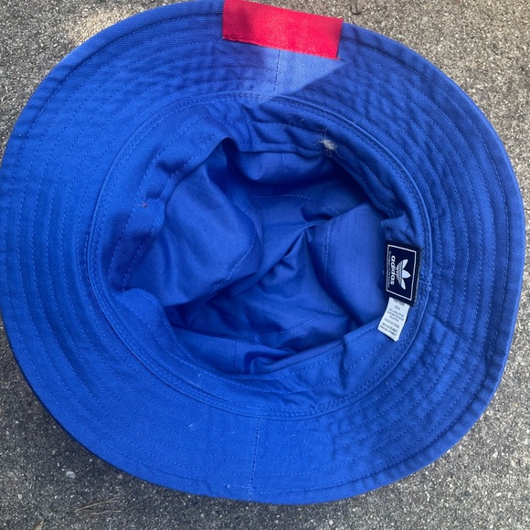 Men’s Adidas one size fits all bucket hat - Picture 3 of 3